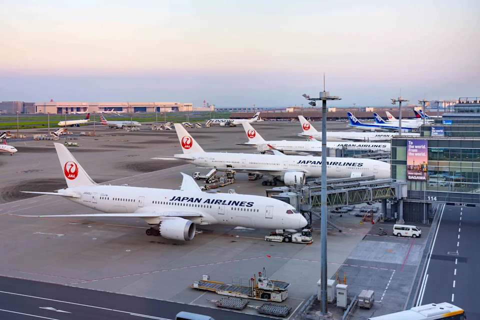 Boeing Stock Surges on Japan Airlines Order, CFO Comments on Tariffs, Cash Burn