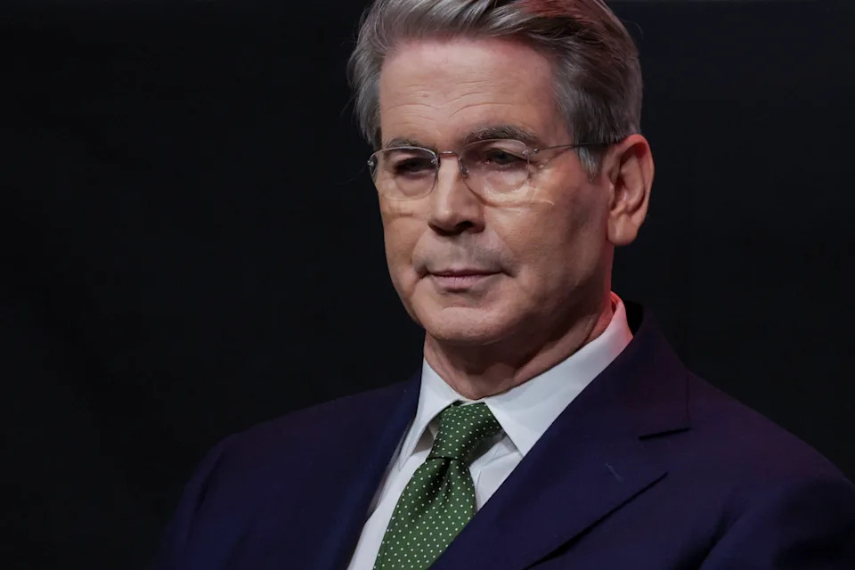 Powell flirts again with a dangerous way to describe inflation: 'Transitory'