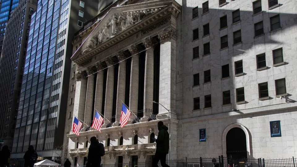 Wall Street bonuses hit record high