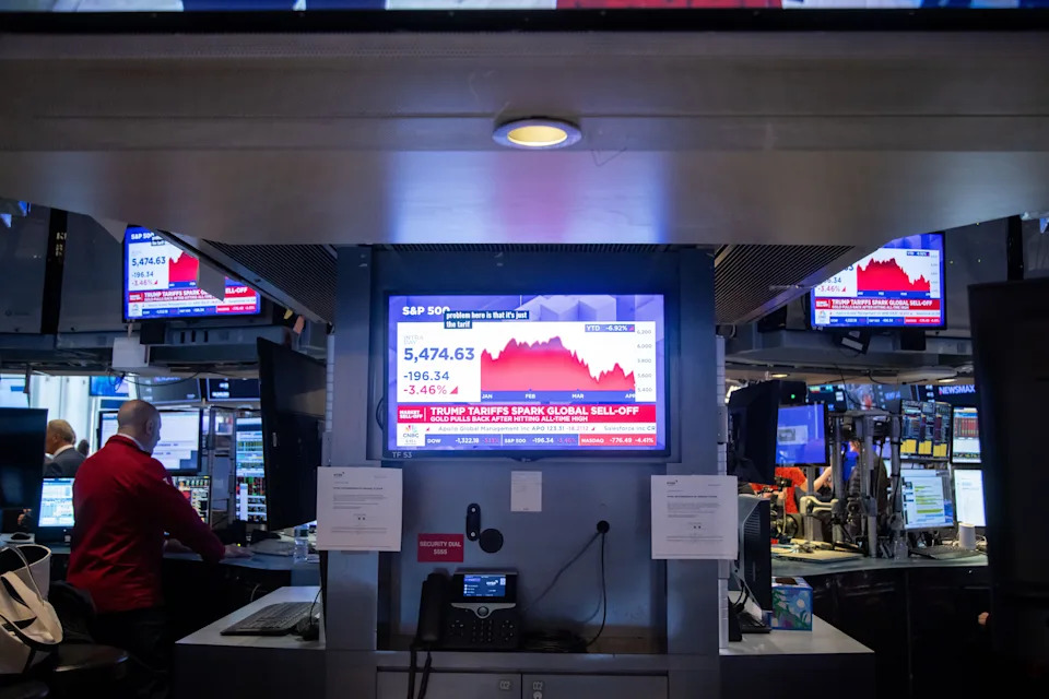 Bank stocks tank after Trump promises sweeping tariffs
