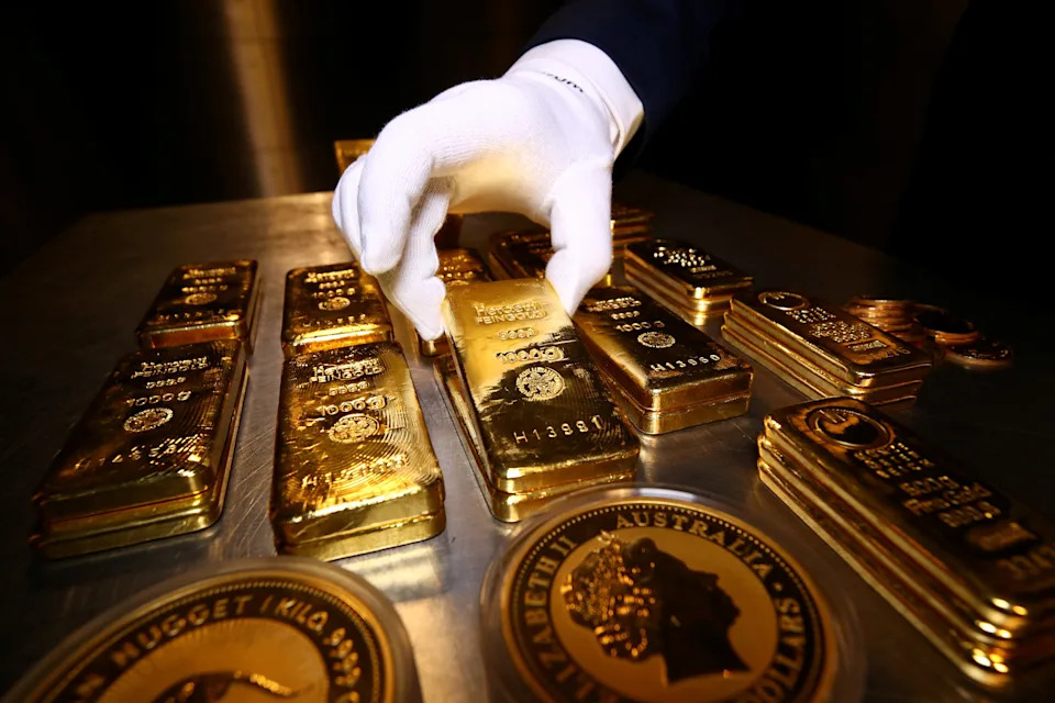 Gold is a better bet than Treasurys to weather the market storm, says BlackRock strategist