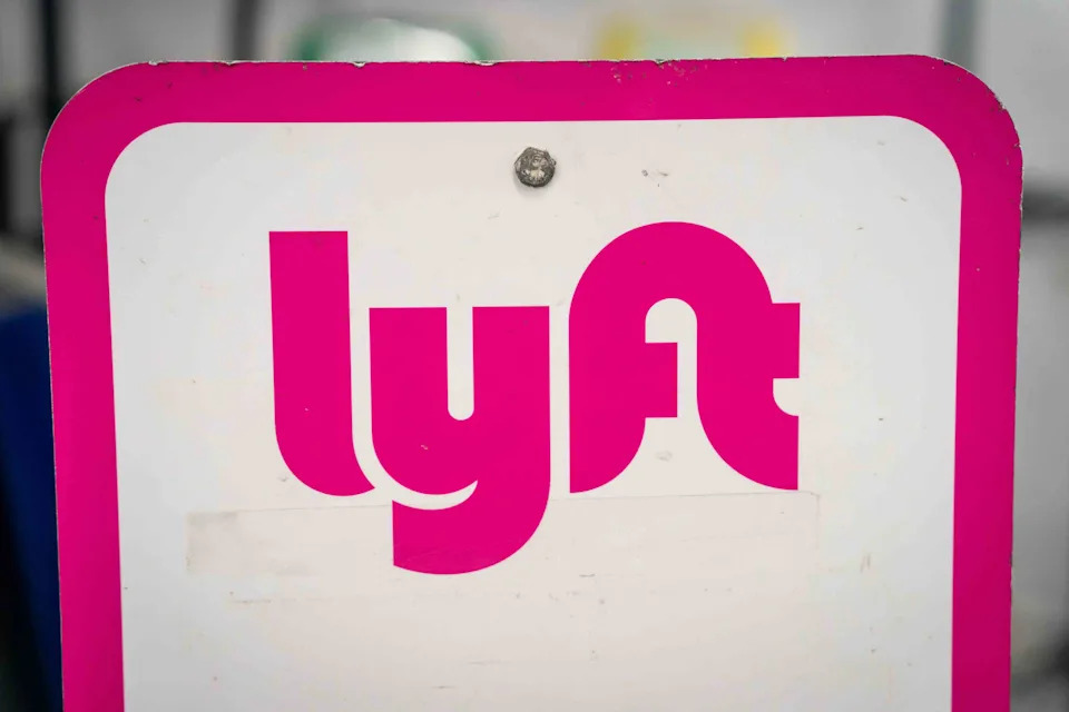 Lyft Stock Rises as Oppenheimer Initiates Coverage at 'Outperform'