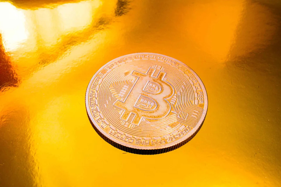 Bitcoin Trades Around $84,000 as Crypto Stocks Slip