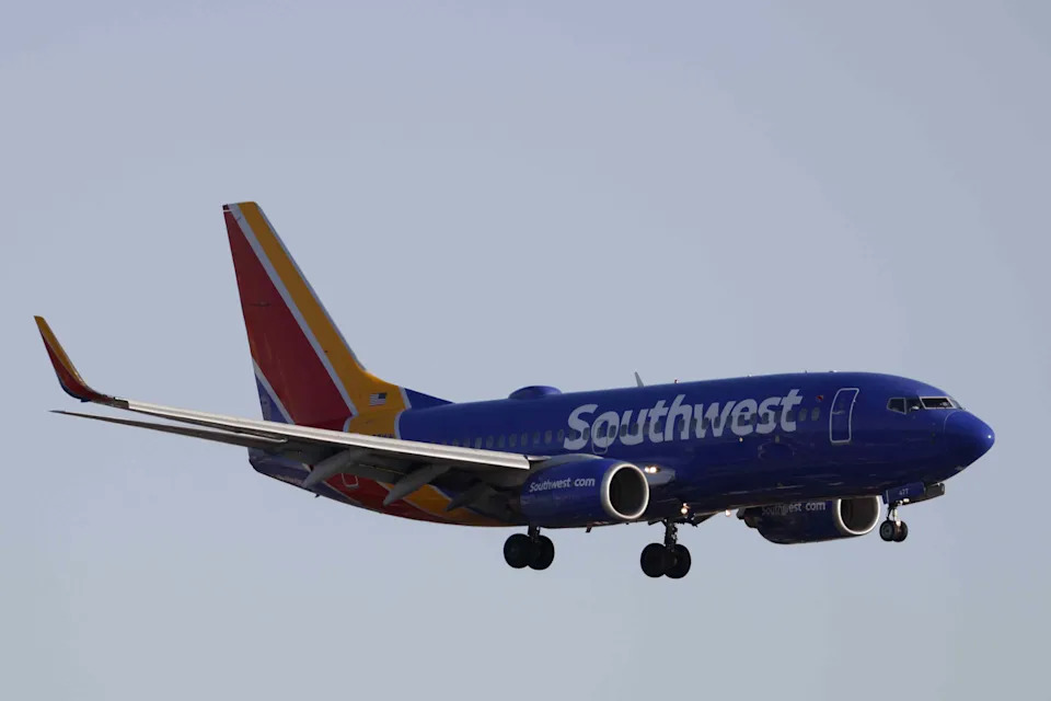 Southwest Airlines Stock Falls as It Pulls Outlook, Cuts Capacity