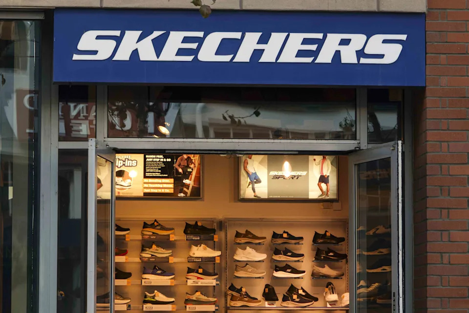 Skechers USA Stock Sinks as Footwear Firm Pulls Outlook