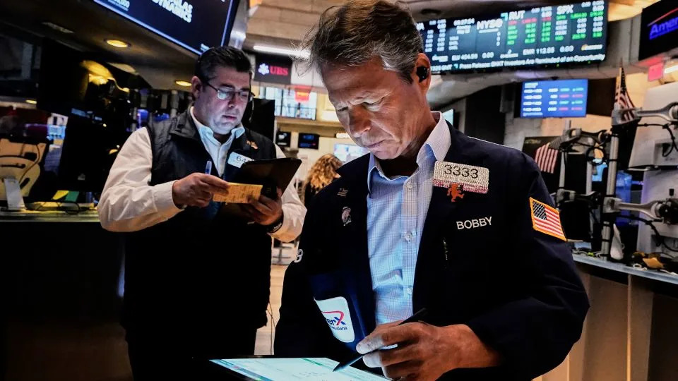Dow soars 1,100 points after Trump team and China dramatically lower tariffs